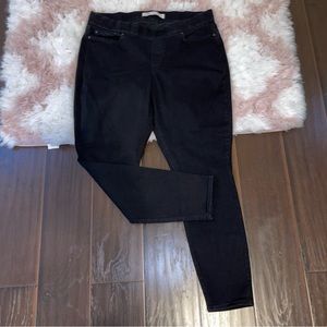 Signature by Levi Strauss Pull On Black Skinny Jeans Size 20L